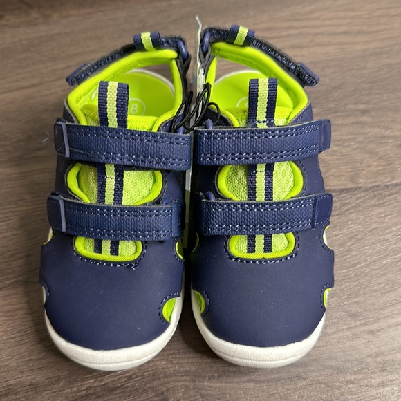 NWT Cat and Jack sandals - Picture 2 of 5